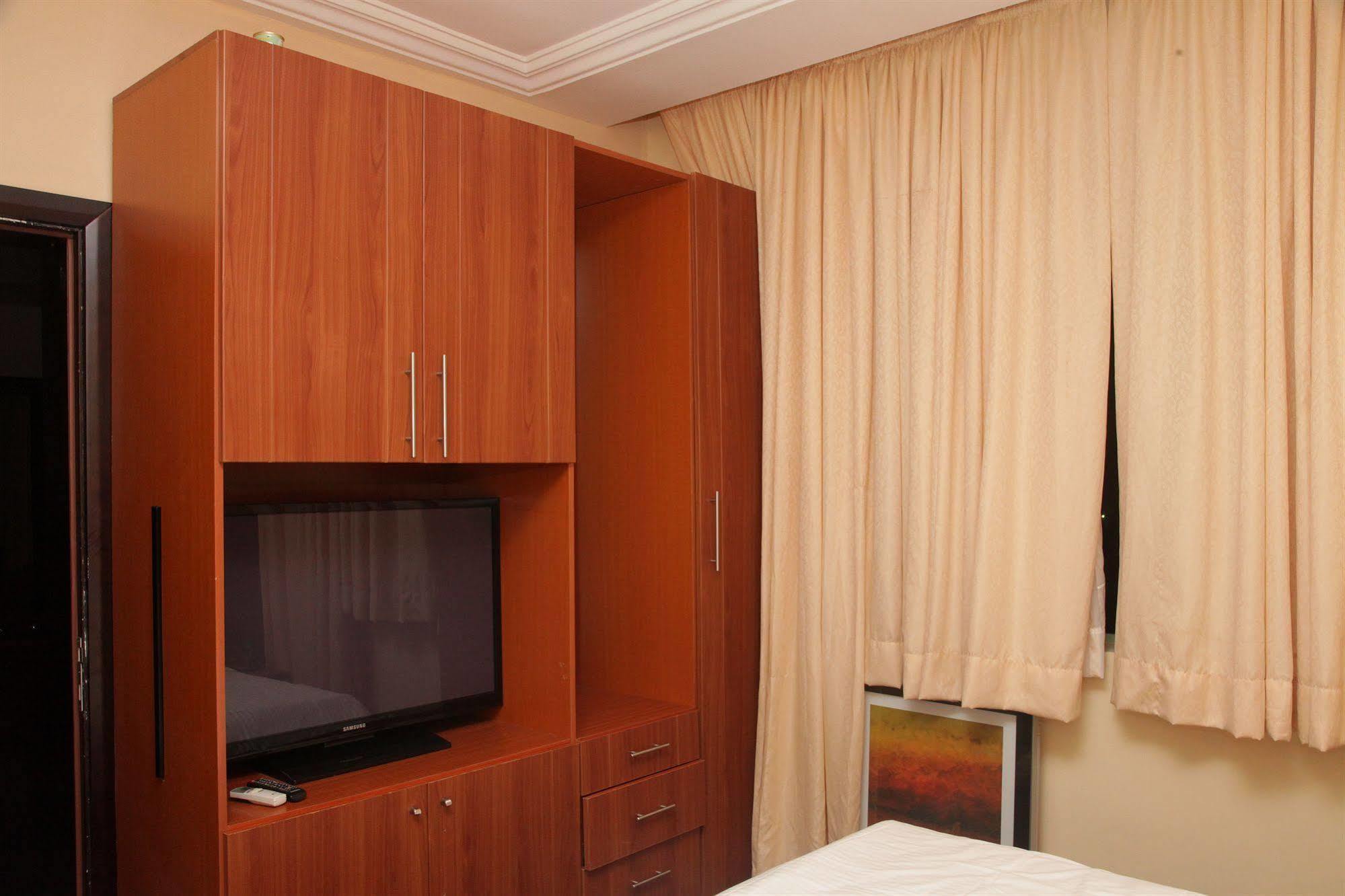Swiss International Mabisel Port Harcourt Hotel ภายนอก รูปภาพ